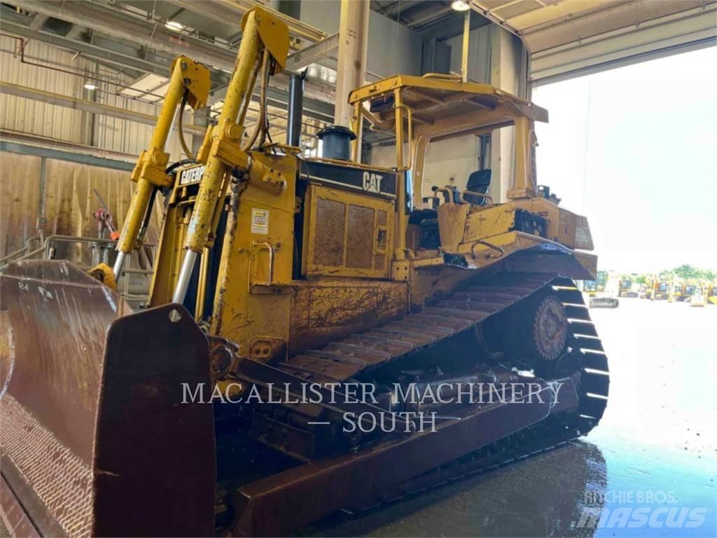 CAT D7R بلدوزرات مجنزرة