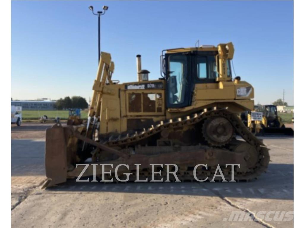 CAT D7R بلدوزرات مجنزرة