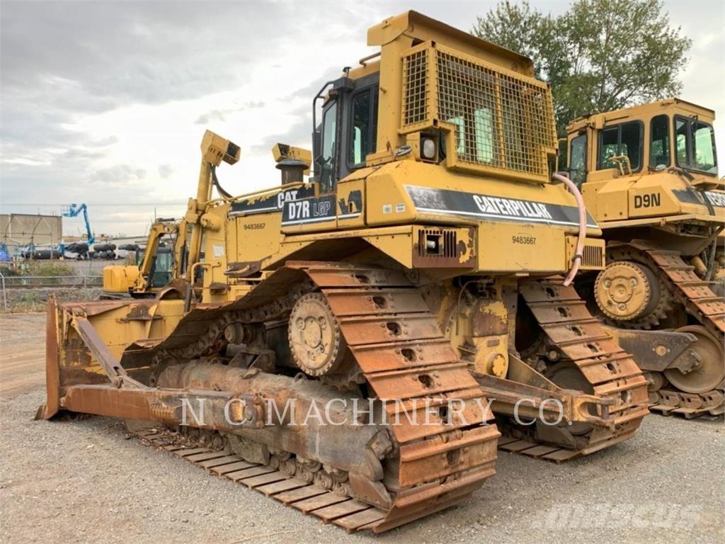 CAT D7R LGPDS بلدوزرات مجنزرة