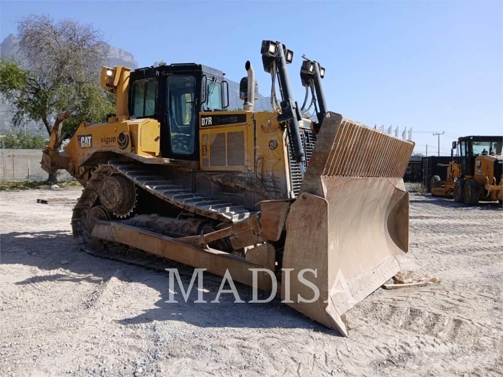 CAT D7R WHA بلدوزرات مجنزرة