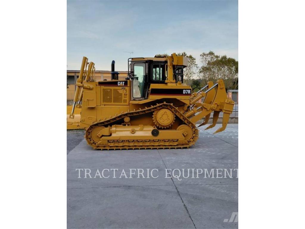 CAT D7RIIXR بلدوزرات مجنزرة