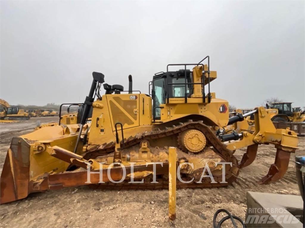 CAT D8 بلدوزرات مجنزرة