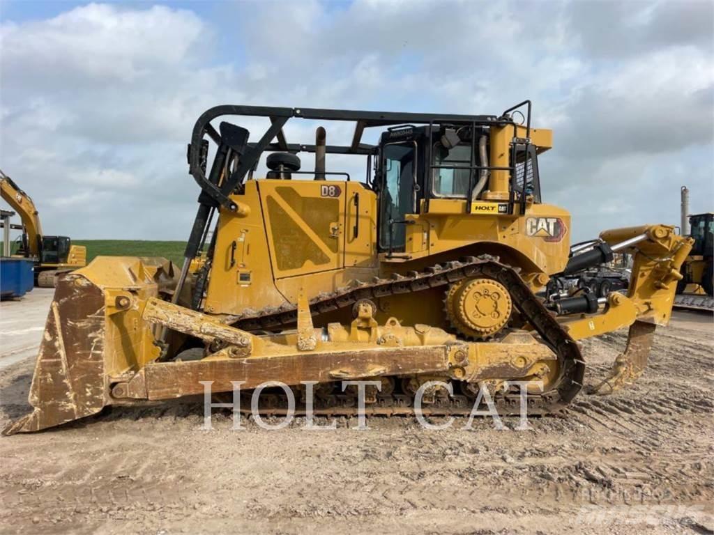 CAT D8 بلدوزرات مجنزرة