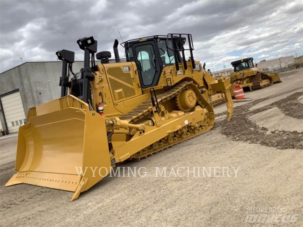 CAT D8 بلدوزرات مجنزرة