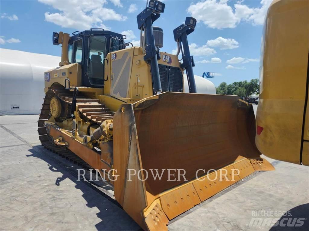 CAT D8 بلدوزرات مجنزرة