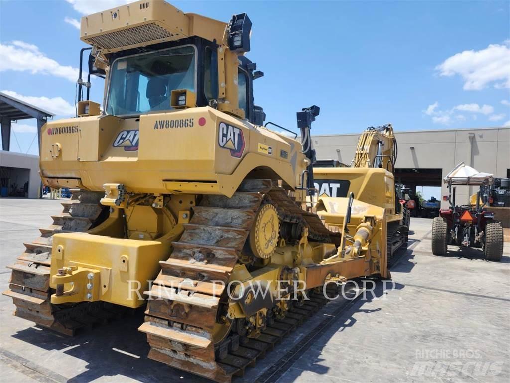CAT D8 بلدوزرات مجنزرة