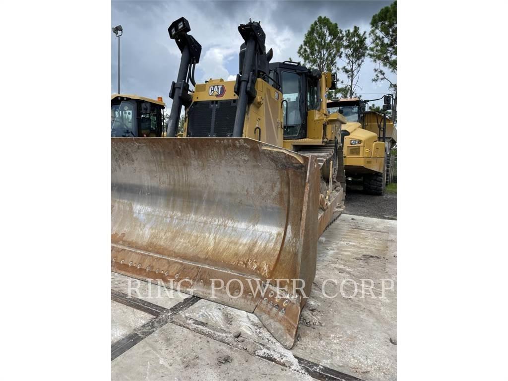 CAT D8 بلدوزرات مجنزرة
