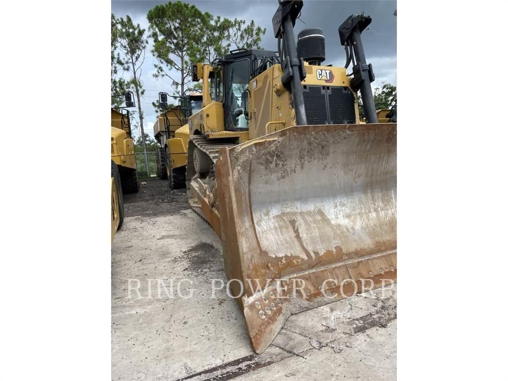 CAT D8 بلدوزرات مجنزرة
