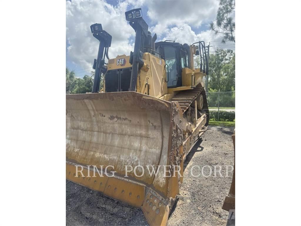 CAT D8 بلدوزرات مجنزرة