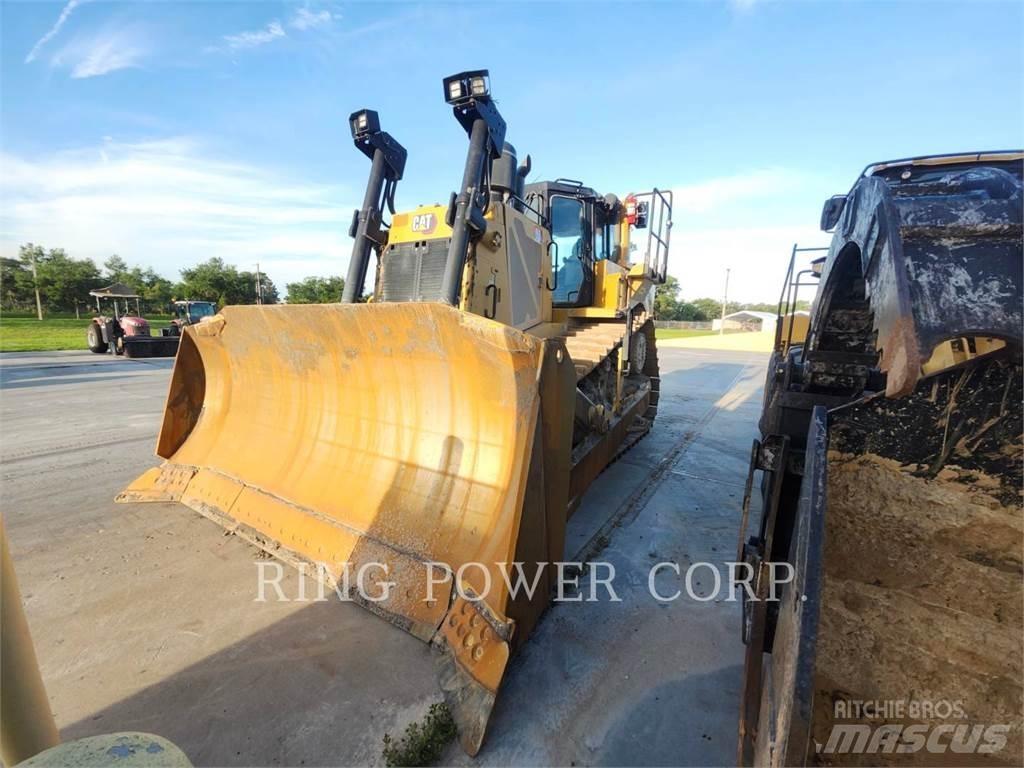 CAT D8 بلدوزرات مجنزرة