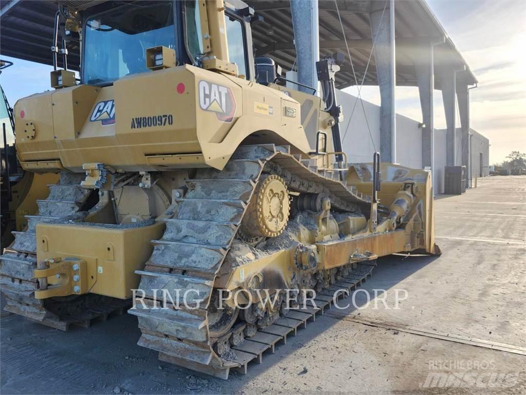 CAT D8 بلدوزرات مجنزرة