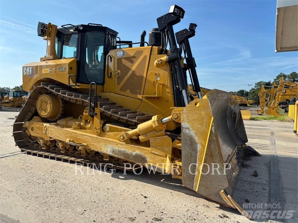 CAT D8 بلدوزرات مجنزرة