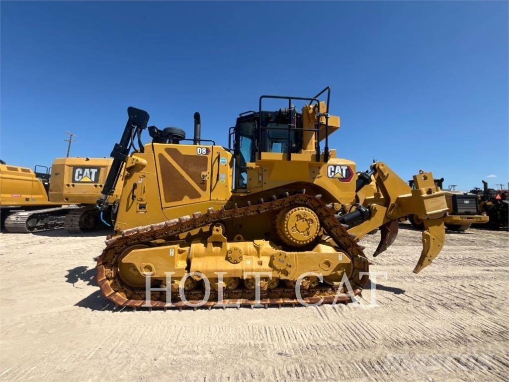CAT D8 بلدوزرات مجنزرة