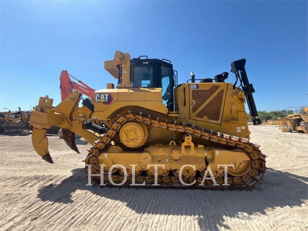 CAT D8 بلدوزرات مجنزرة
