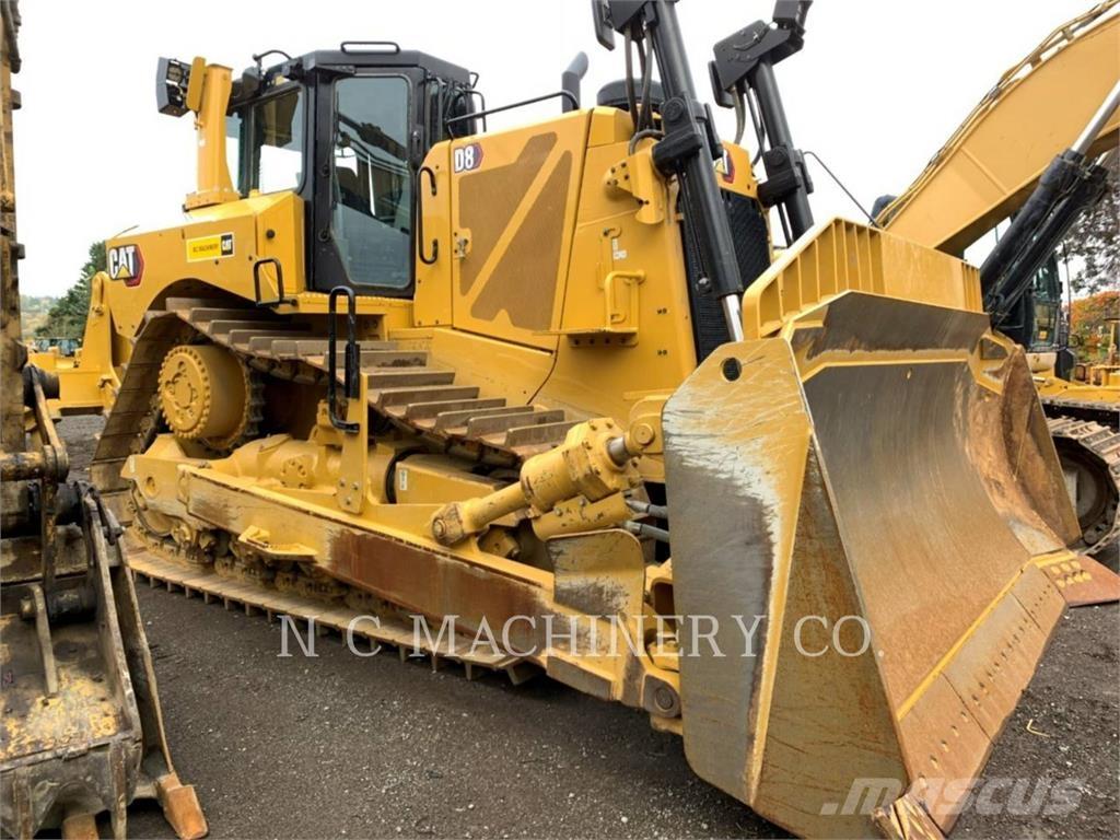 CAT D8 بلدوزرات مجنزرة