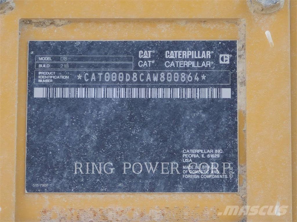 CAT D8 بلدوزرات مجنزرة