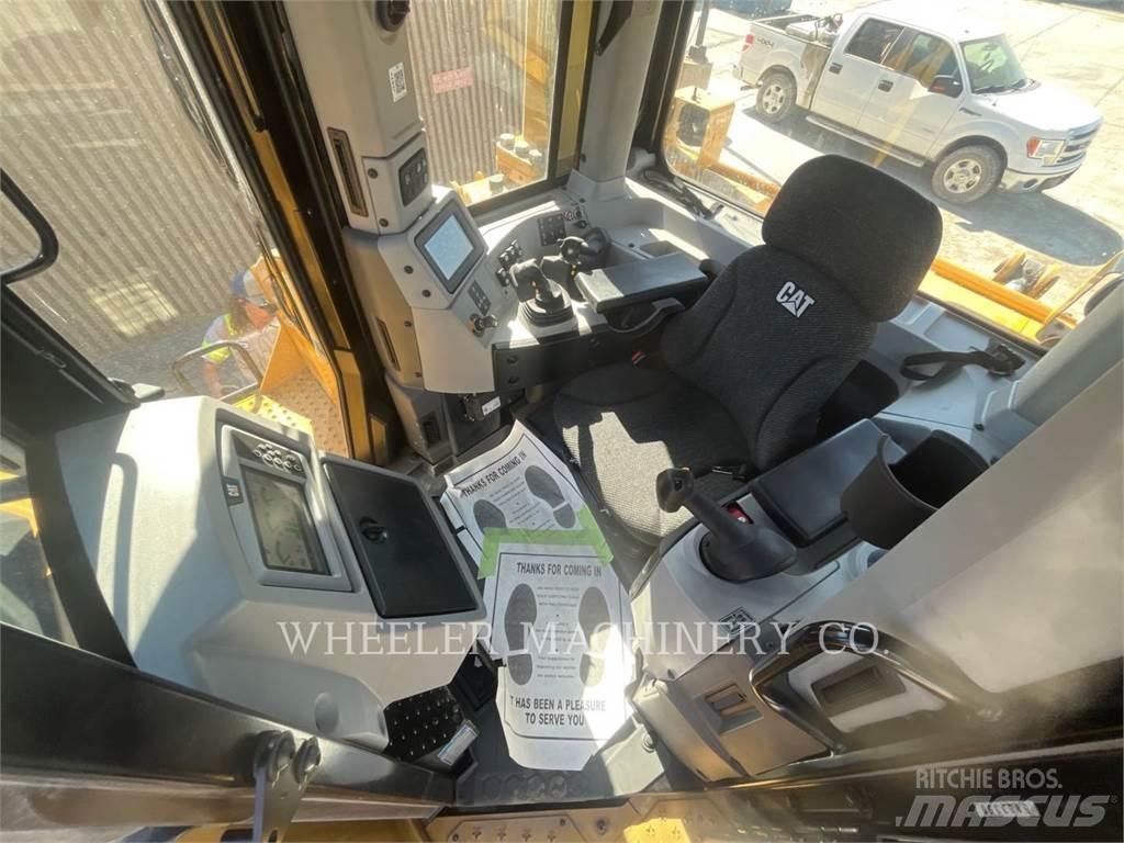CAT D8 SU بلدوزرات مجنزرة