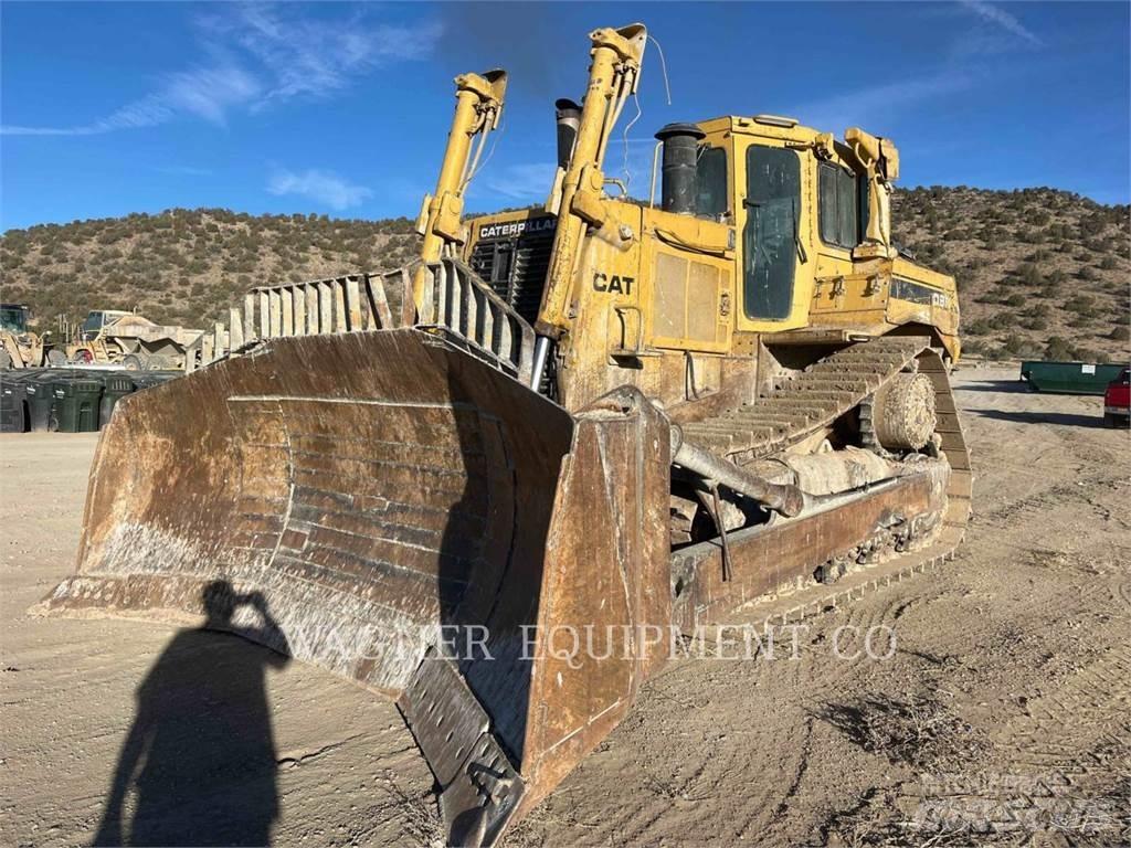 CAT D8N بلدوزرات مجنزرة