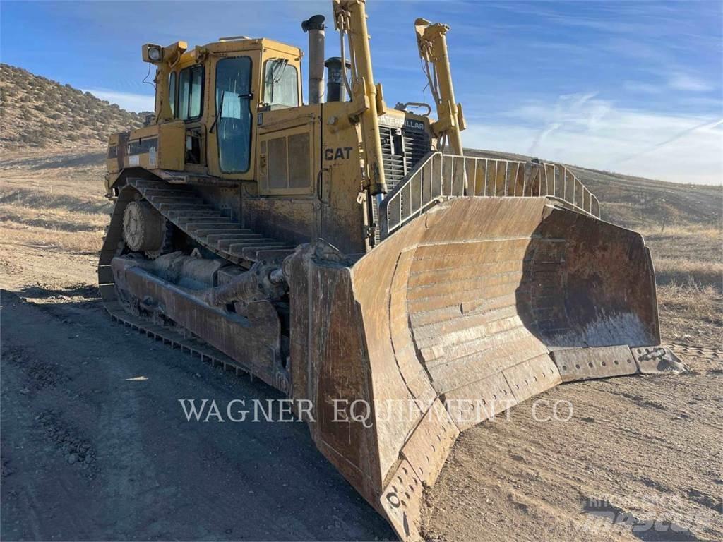 CAT D8N بلدوزرات مجنزرة