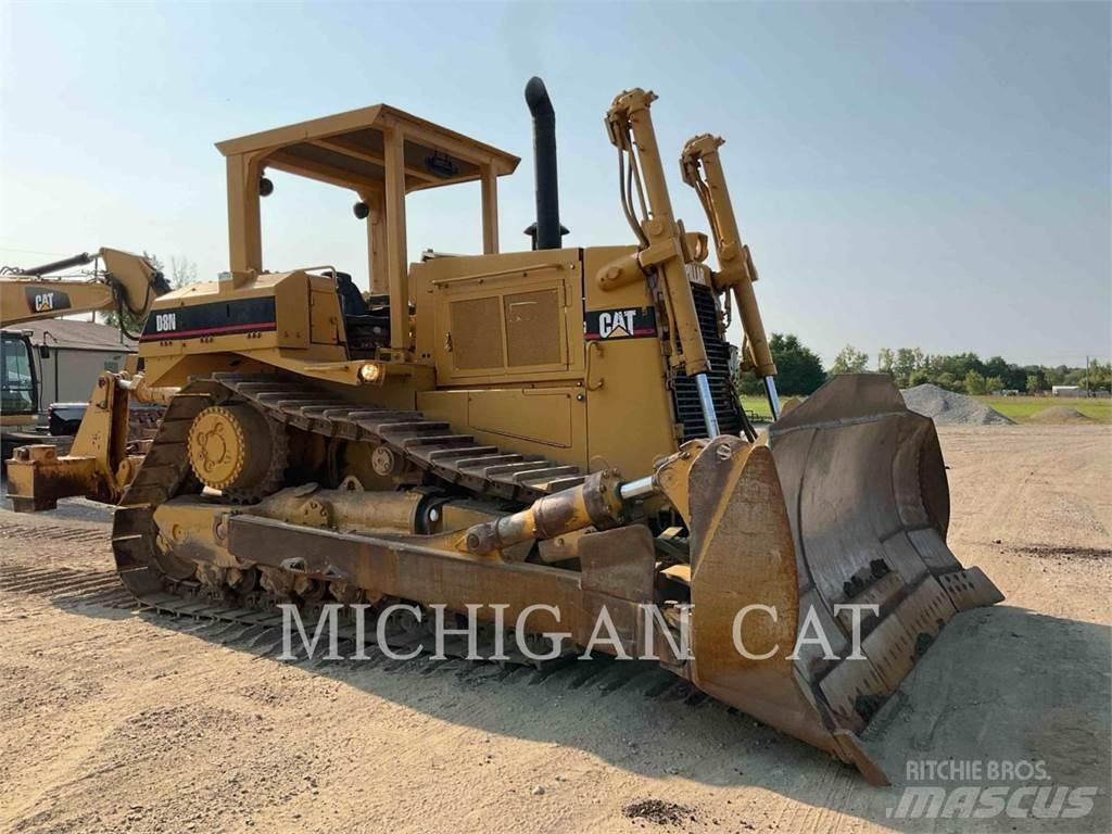 CAT D8N بلدوزرات مجنزرة