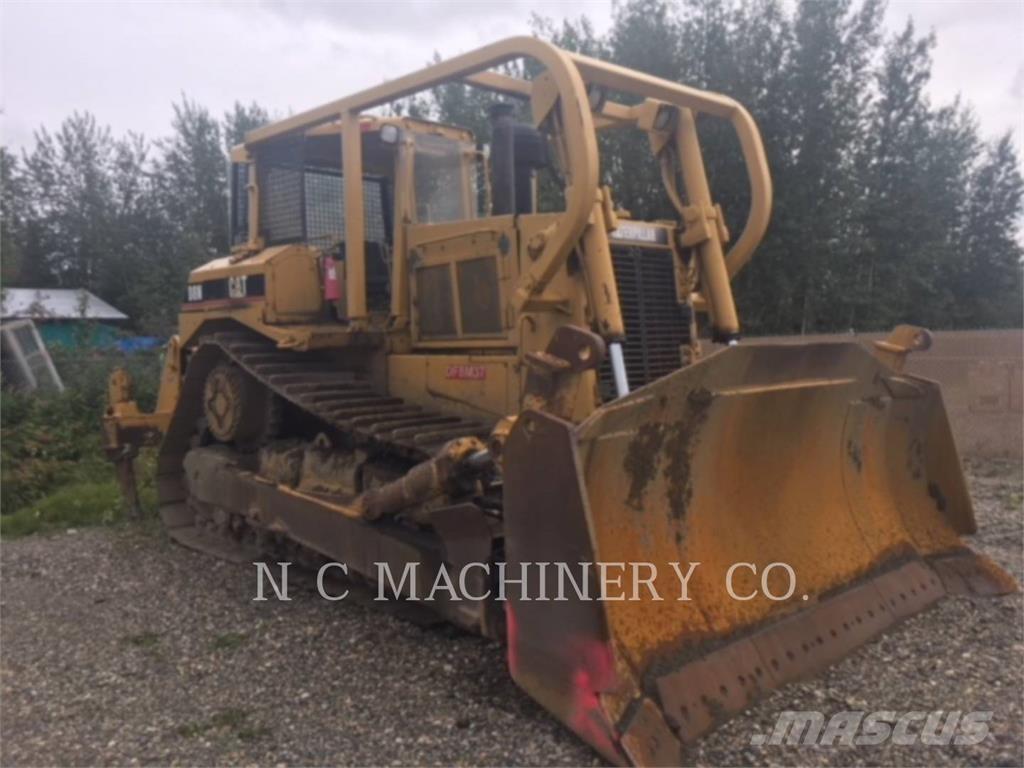 CAT D8N بلدوزرات مجنزرة