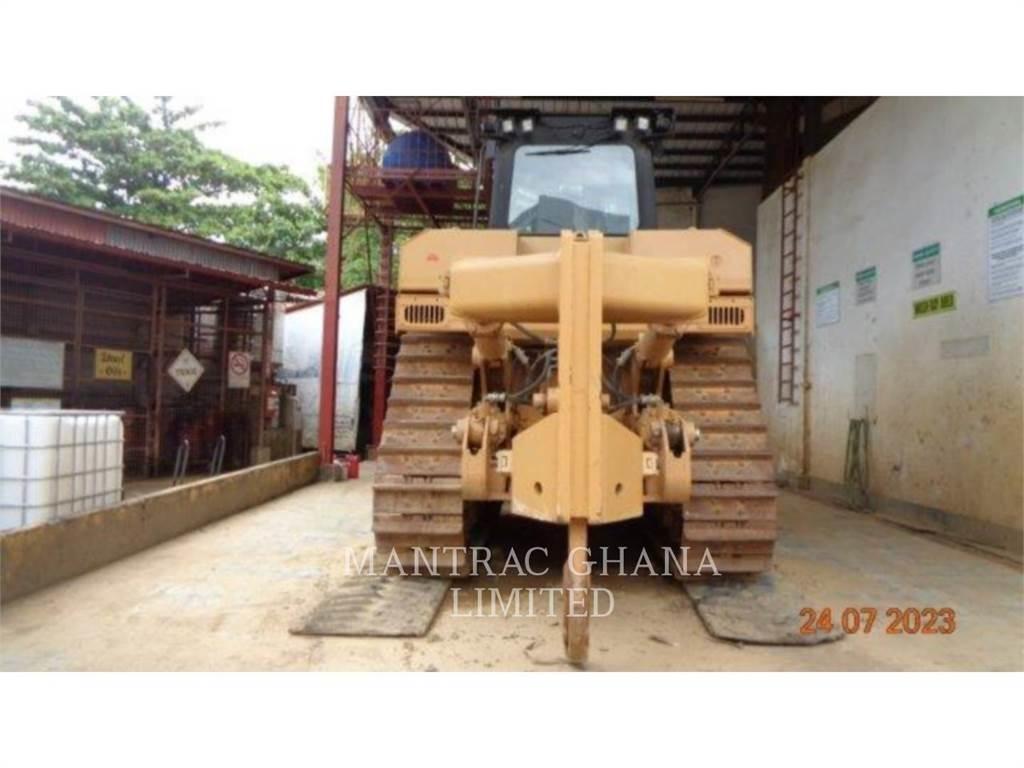 CAT D8R بلدوزرات مجنزرة