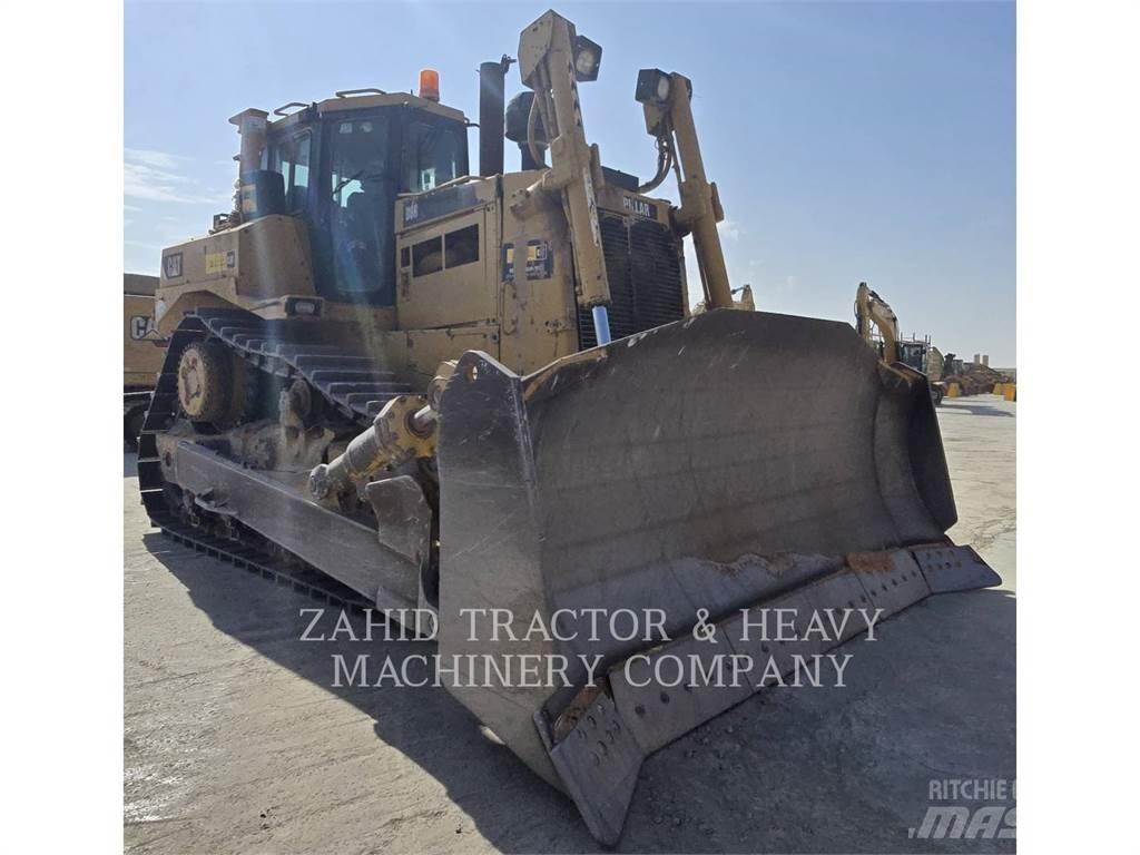 CAT D8R بلدوزرات مجنزرة