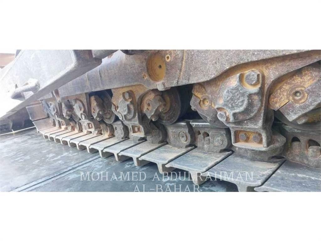 CAT D8R بلدوزرات مجنزرة