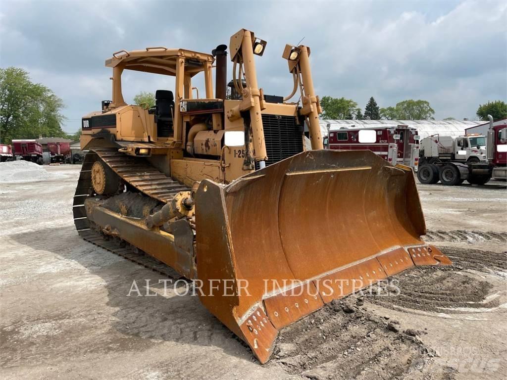 CAT D8R بلدوزرات مجنزرة