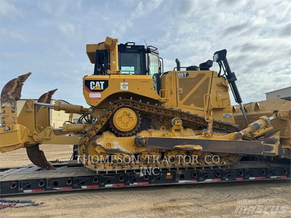 CAT D8T بلدوزرات مجنزرة