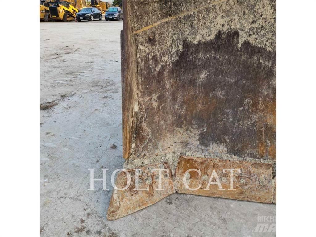 CAT D8T بلدوزرات مجنزرة