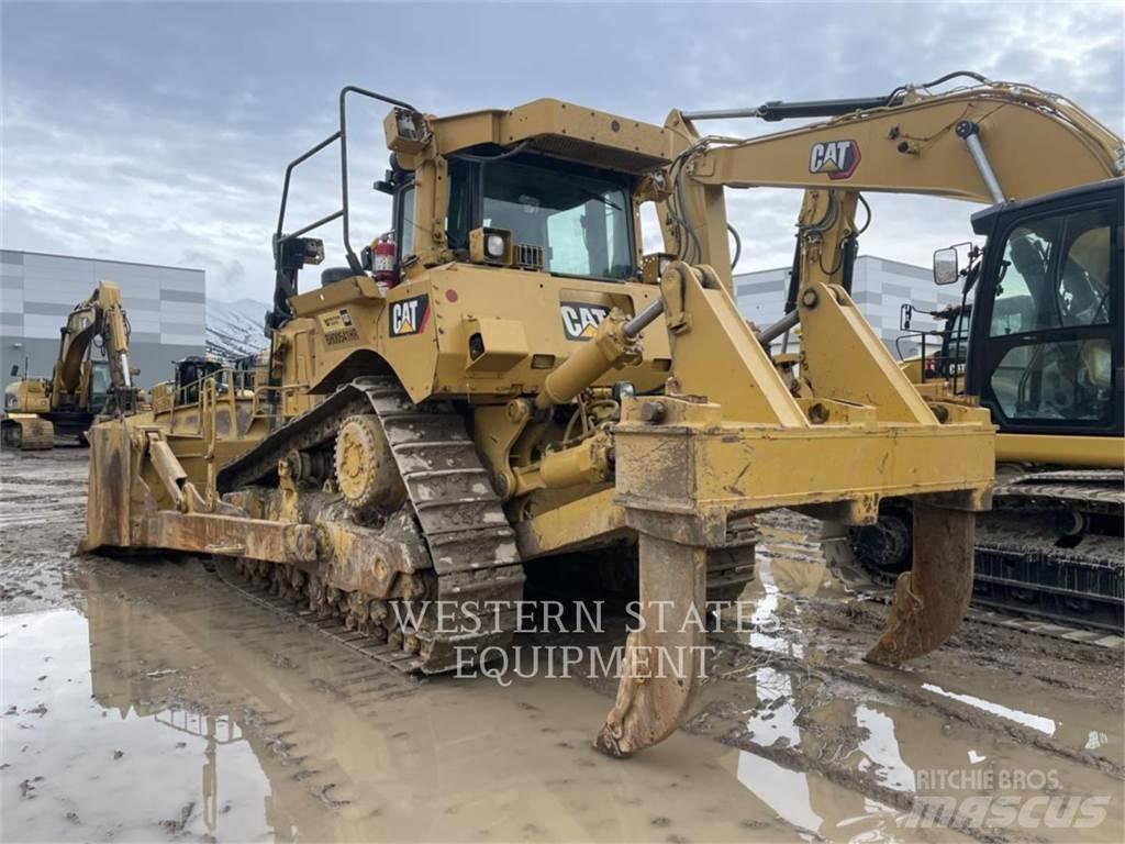 CAT D8T بلدوزرات مجنزرة