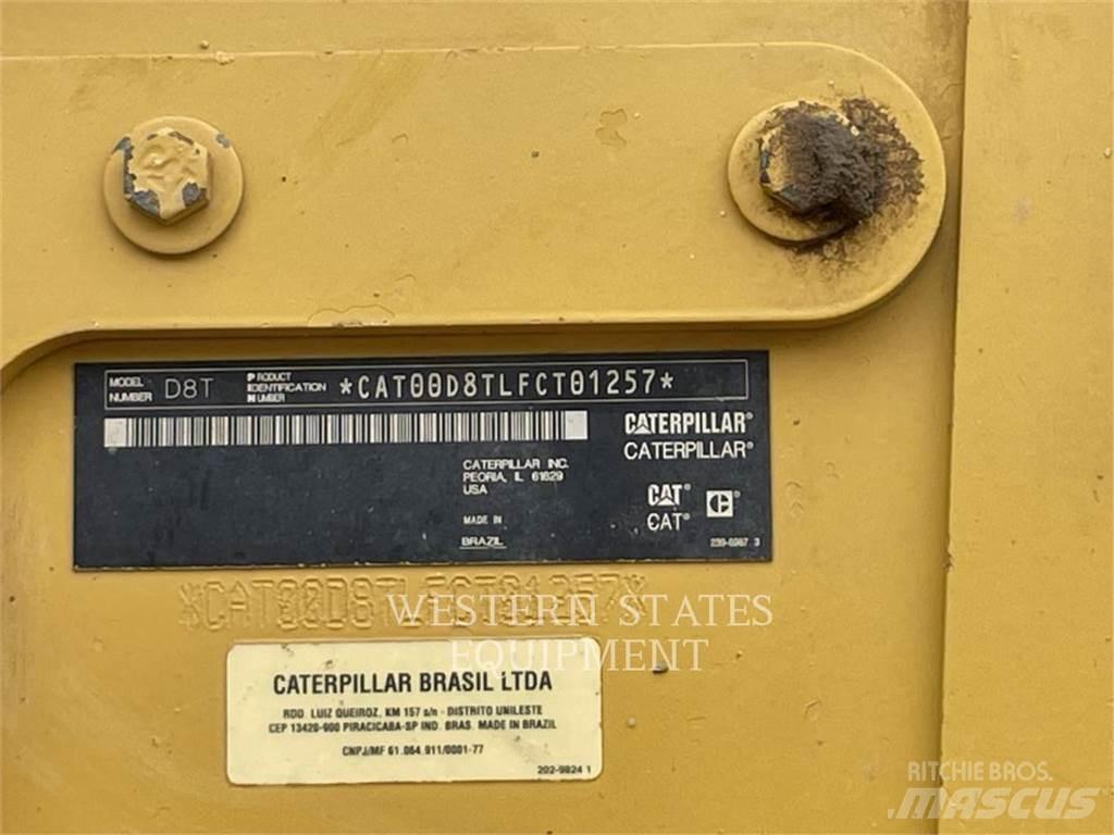 CAT D8T بلدوزرات مجنزرة