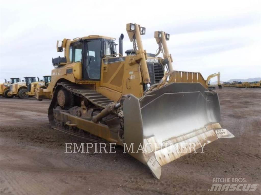 CAT D8T بلدوزرات مجنزرة