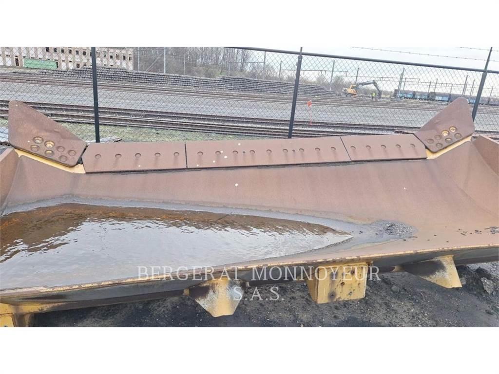 CAT D8T بلدوزرات مجنزرة