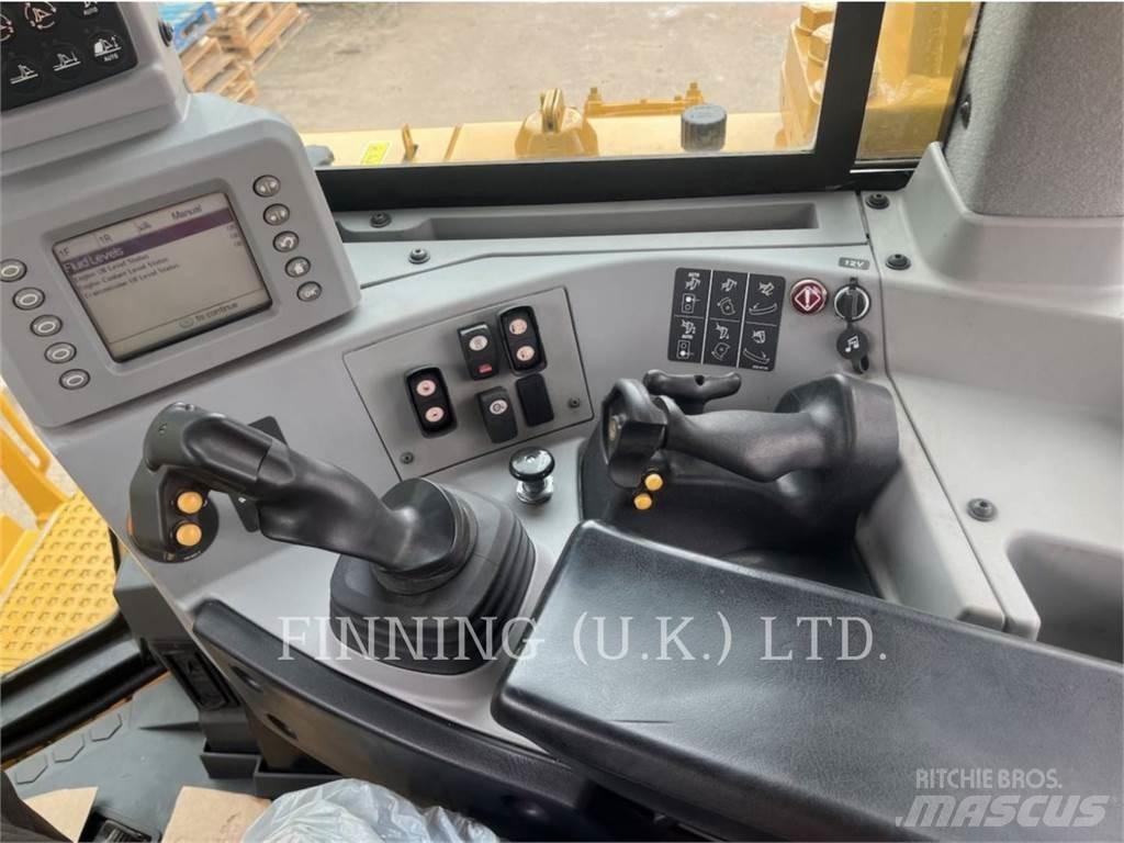 CAT D8T بلدوزرات مجنزرة