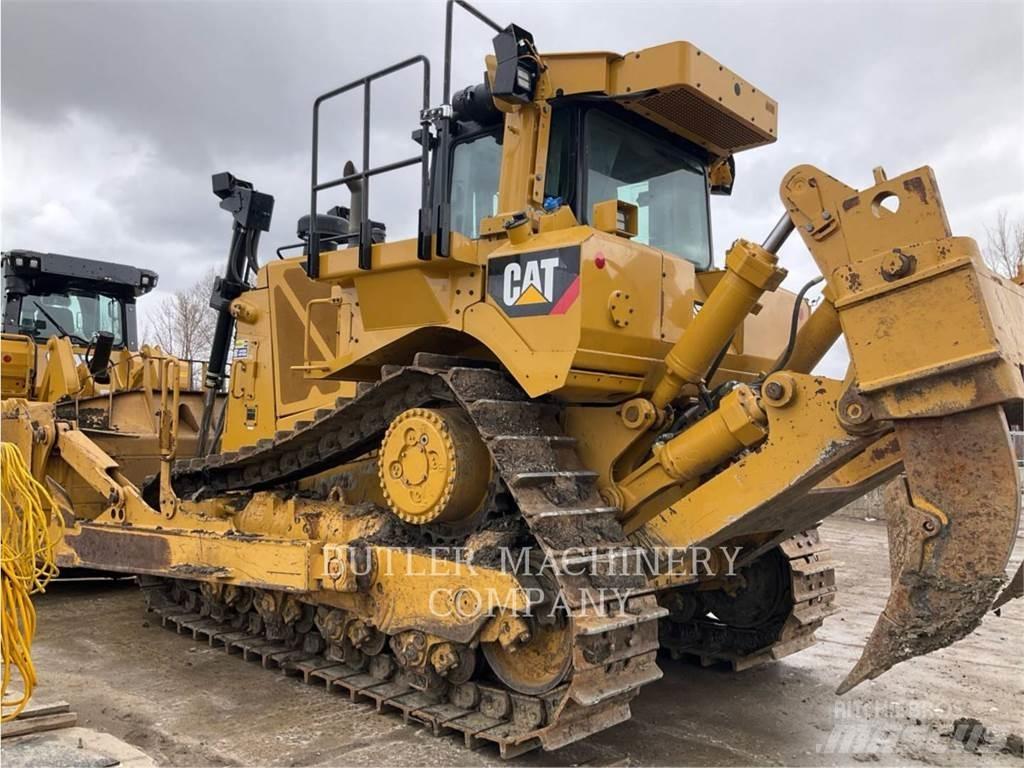 CAT D8T بلدوزرات مجنزرة