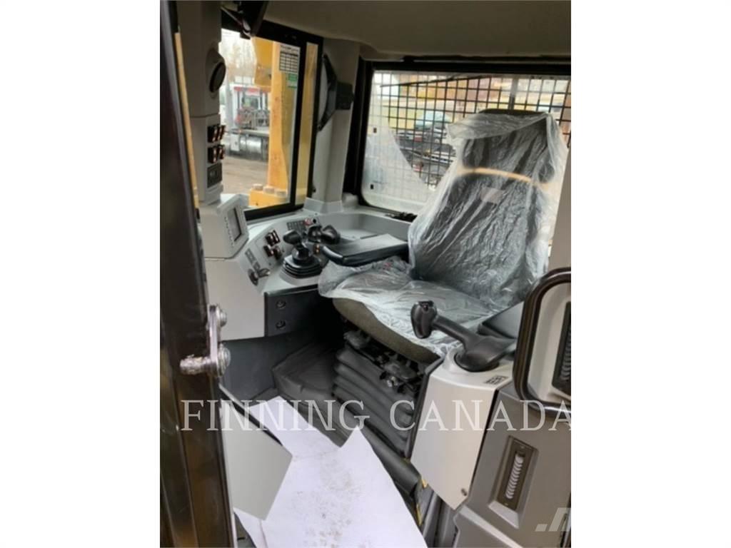 CAT D8T بلدوزرات مجنزرة
