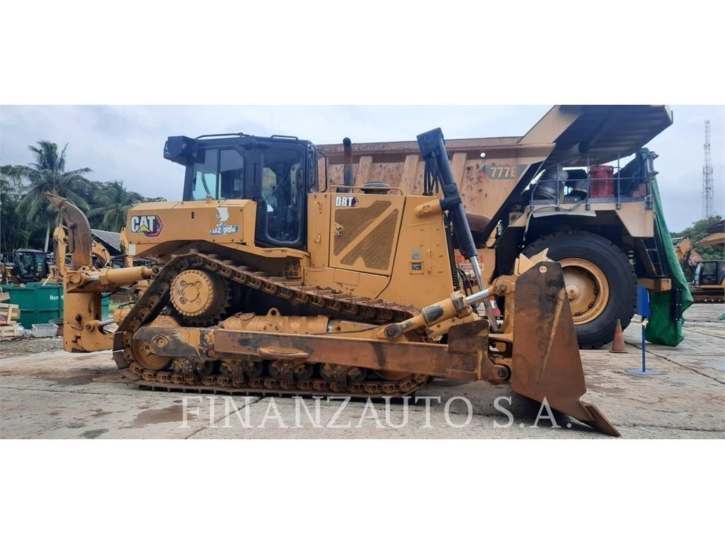 CAT D8T بلدوزرات مجنزرة