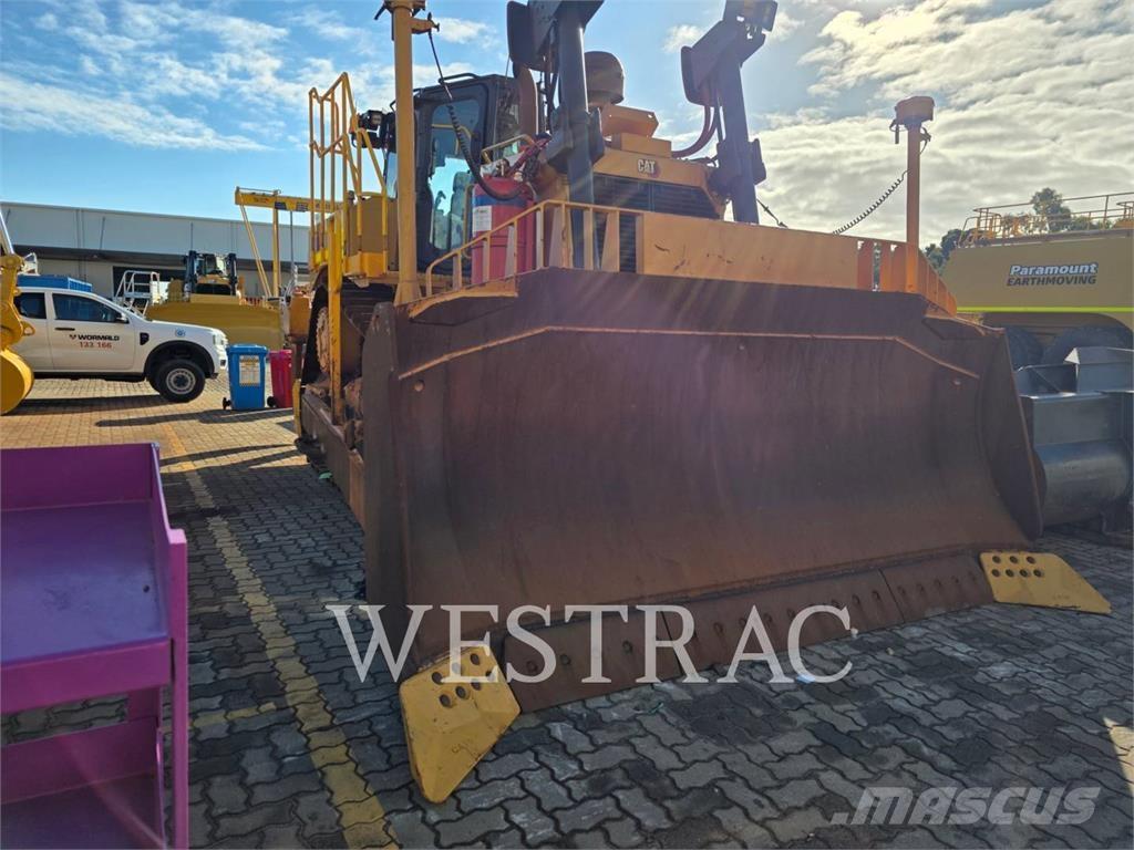 CAT D8T بلدوزرات مجنزرة