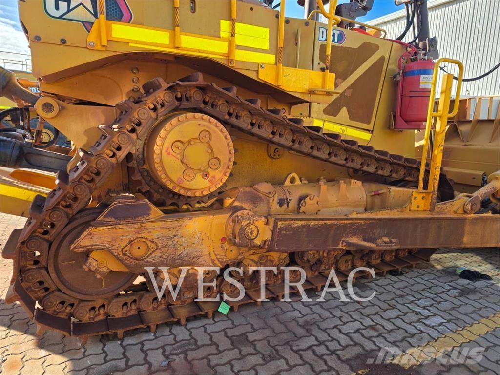 CAT D8T بلدوزرات مجنزرة