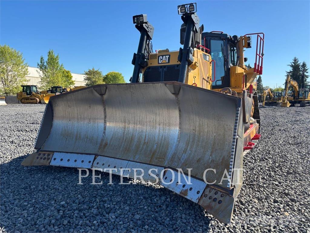 CAT D8T بلدوزرات مجنزرة
