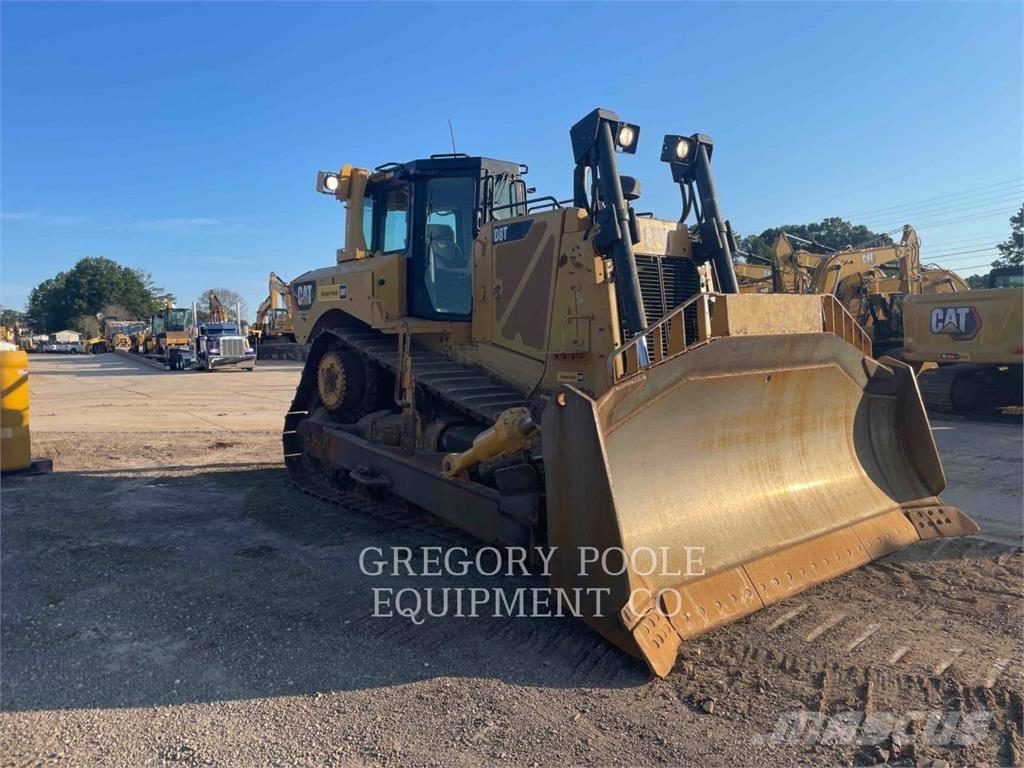CAT D8T بلدوزرات مجنزرة