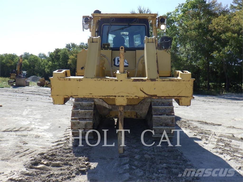 CAT D8T بلدوزرات مجنزرة