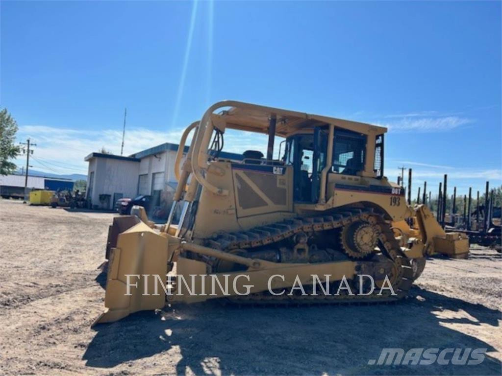 CAT D8T بلدوزرات مجنزرة