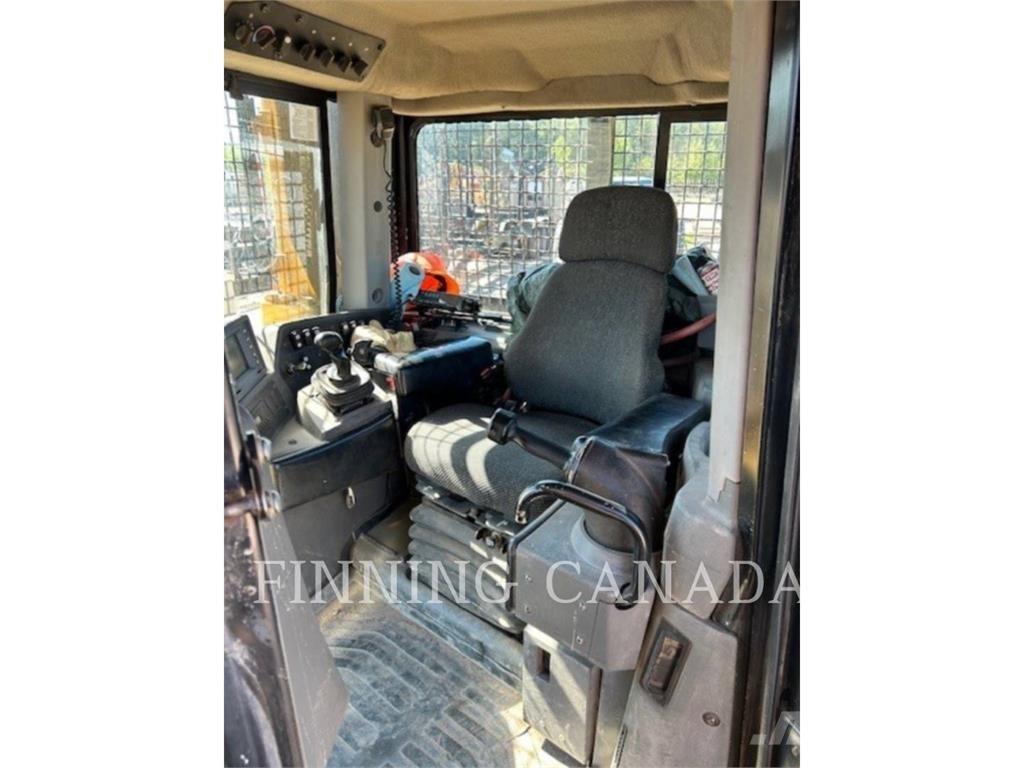 CAT D8T بلدوزرات مجنزرة