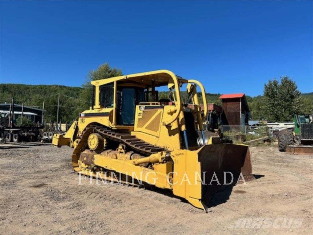 CAT D8T بلدوزرات مجنزرة
