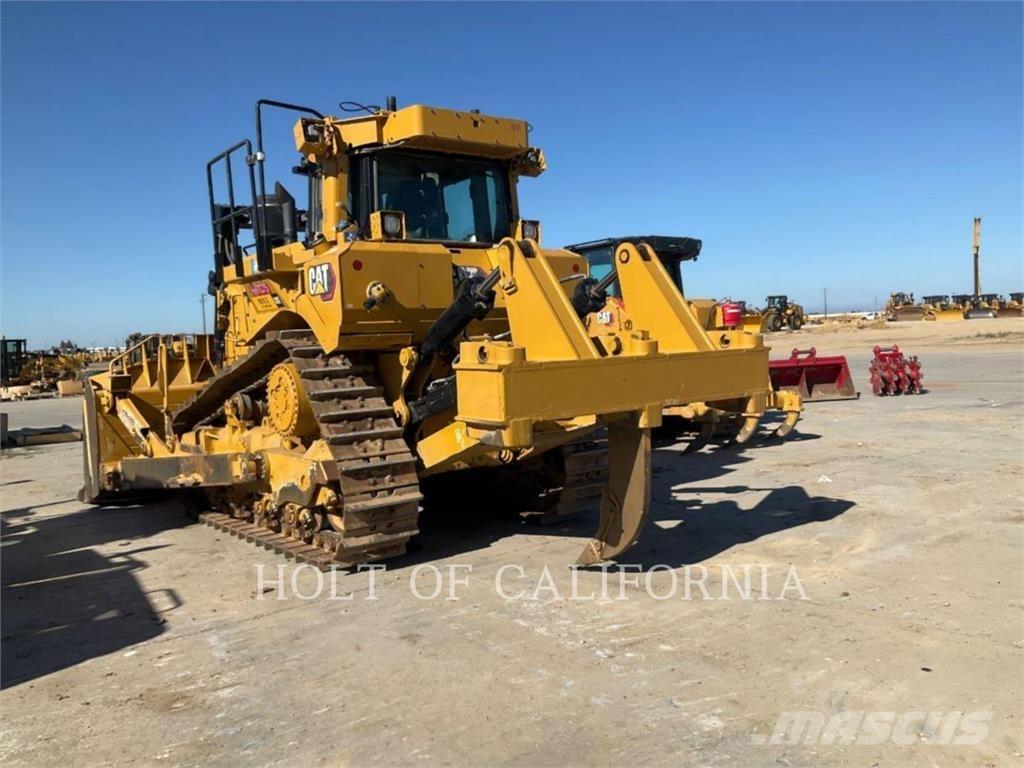 CAT D8T بلدوزرات مجنزرة