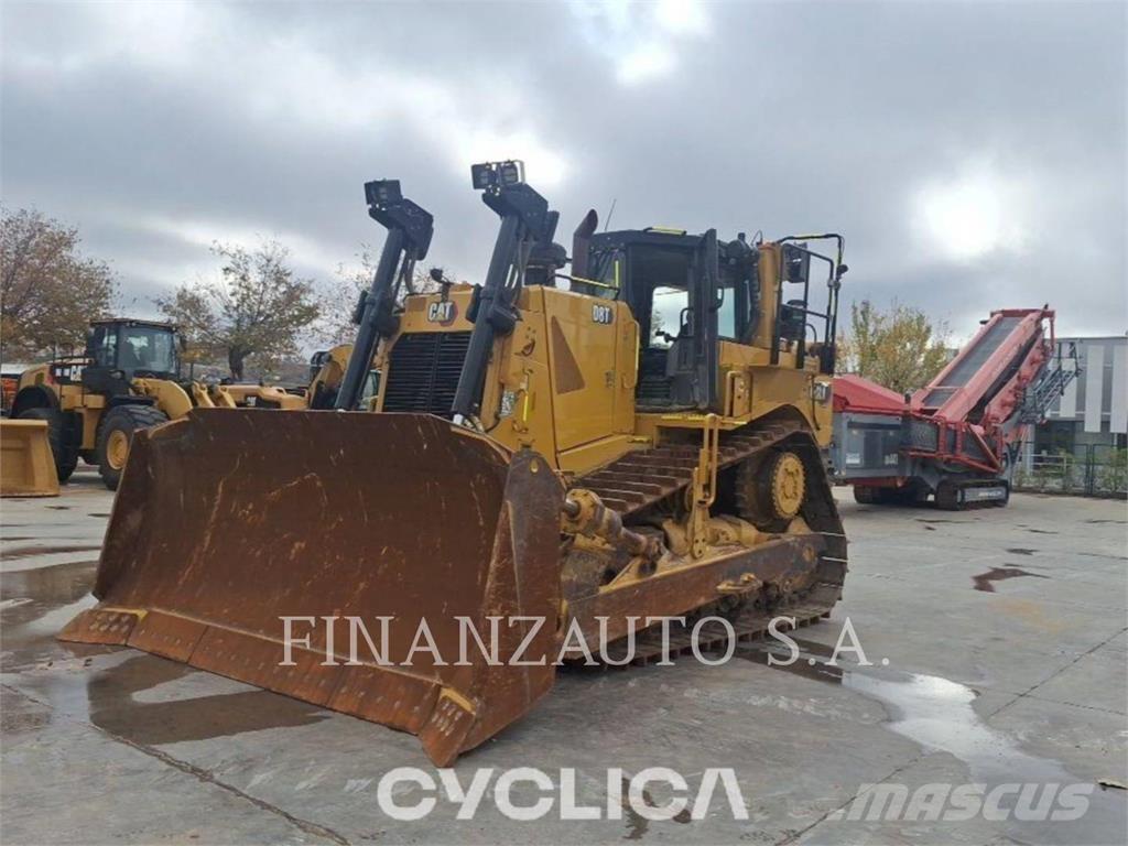 CAT D8T بلدوزرات مجنزرة