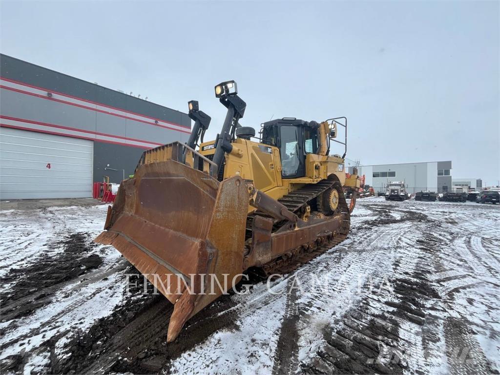 CAT D8T بلدوزرات مجنزرة